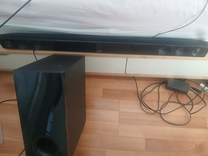 LG Soundbar and Subwoofer