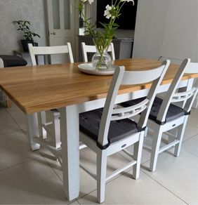 Neptune Chichester Solid Oak Dining Table with 4 Suffolk Chairs