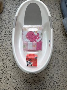 baby bath and accessories