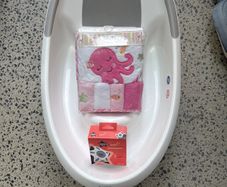 baby bath and accessories