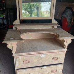 Dresser unit
