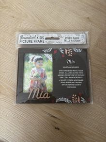 Brand new "Mia" photo frame