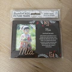Brand new "Mia" photo frame