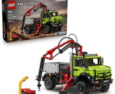 LEGO Technic 42242 Mercedes-Benz Unimog U 5023 with Crane