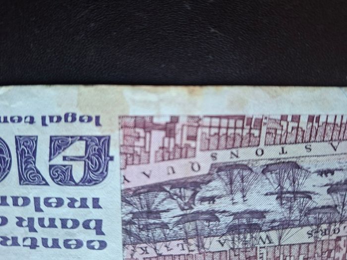 The Central Bank of Ireland. B Series 10 Pounds (1980)