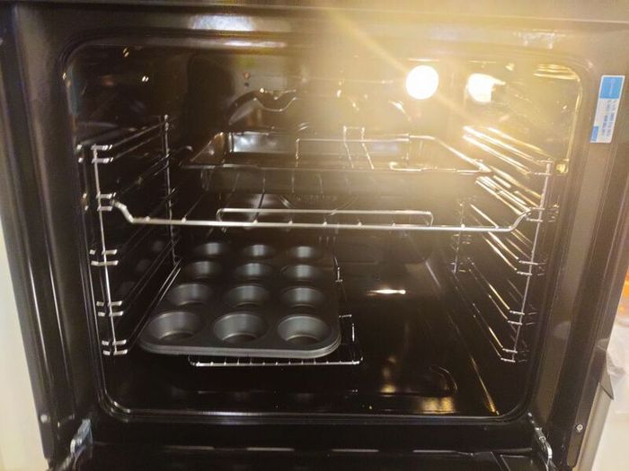 Brand New Indesit Double Oven IDD 6340 IX Removed from New Build Showhouse