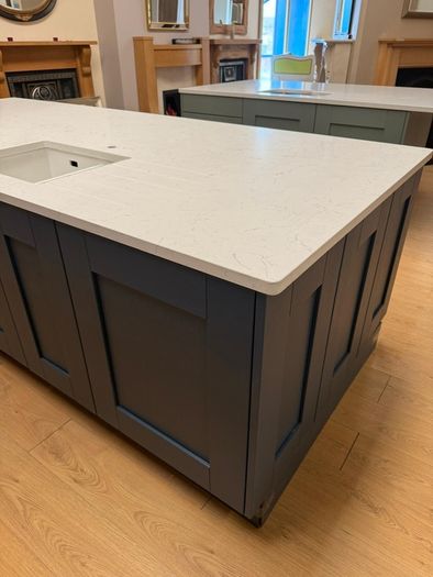 Kitchen worktops, kitchen islands and kitchen cabinets