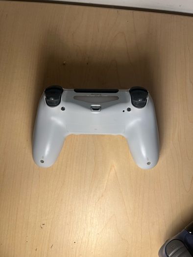 playstation 4 controller