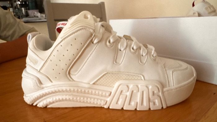 GCDS white low trainers rrp 450e sneakers designer new
