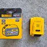 dewalt battery 12ah and 5ah Image 3