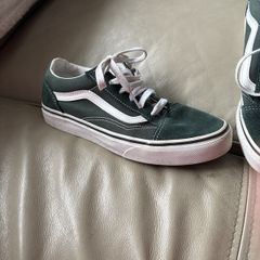 Old school Vans runners
