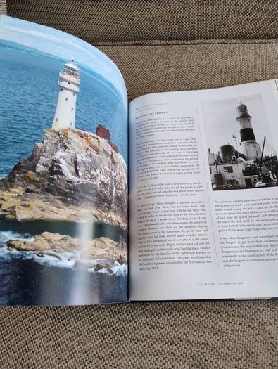 The Great Lighthouses of Ireland by David Hare 2022 hardback with dustcover in very good condition 230 pages FREE STANDARD POSTAGE INCLUDED