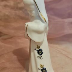 Vintage Royal Tara praying nun
