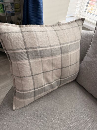 Swivel armchair