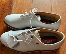 golf shoes