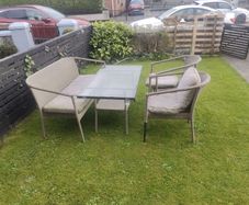 fREE garden table and chairs