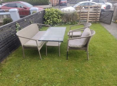 fREE garden table and chairs