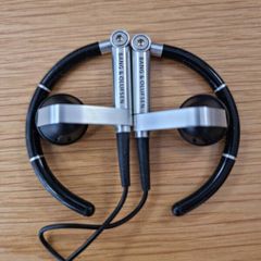 Bang and Olufsen a8 earphones