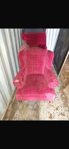 free pub hotel furniture