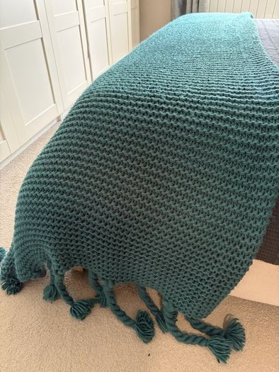 Large knitted throw