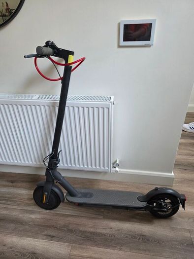 Xiaomi Mi Electric Scooter - Excellent Condition