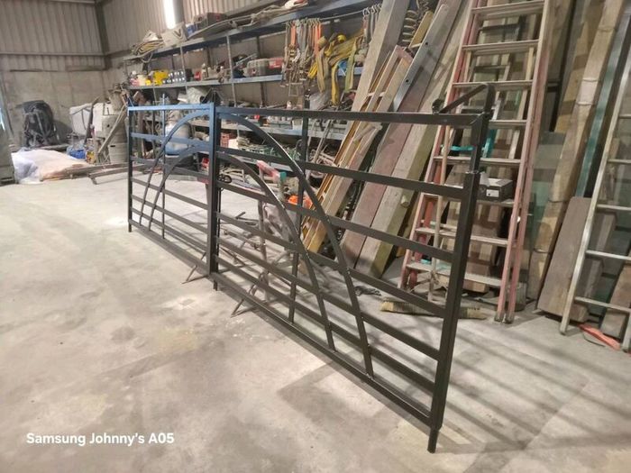Rot iron gates