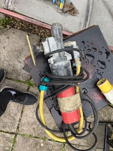 Angle grinder/ wet stone polisher