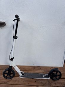 scooter white