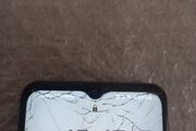 Samsung Galaxy smartphone - cracked screen