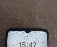 Samsung Galaxy smartphone - cracked screen