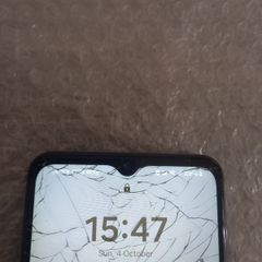 Samsung Galaxy smartphone - cracked screen