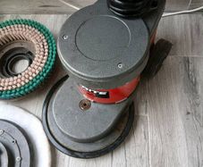 Floor buffer