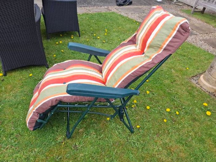 sun lounger