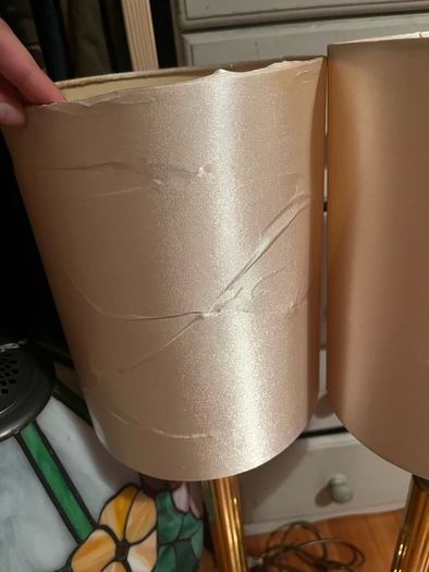 2 medium lamps