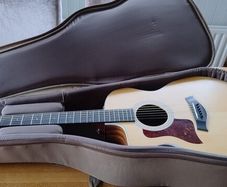 Taylor 214ce left handed guitar