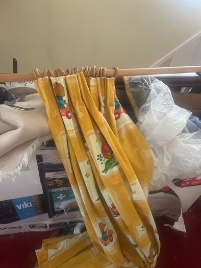 curtain pole and curtains