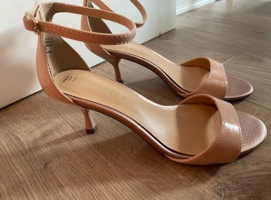 Beige heels sandals size uk 4