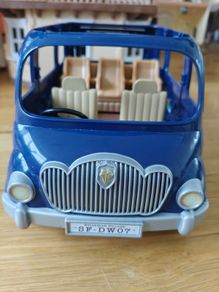 Sylvanian Families Seven Seater Car
