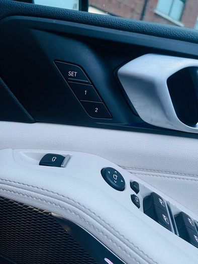BMW X5 M Sport Carbon Black - 7 Seats [Reduced]