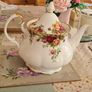 Royal Albert teapot Old Country Roses 1962 Image 2