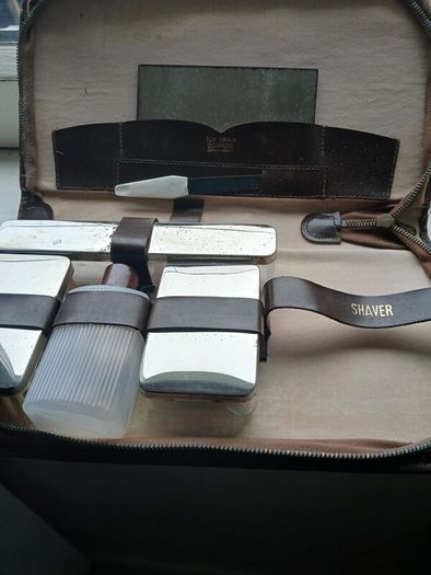 Vintage Shaving/Manicure Set