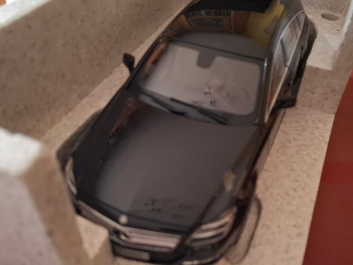 Mercedes Benz - Cls-class Estate 2012 - 1/18 - New In Box