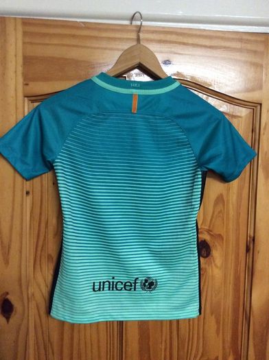 FC Barcelona. Official Nike Boys Girls Away Jersey.Age 8-10 Years. Collect In Dublin Or Receive Via Post.