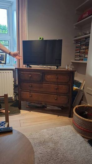 Chest of drawers