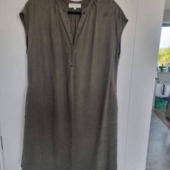 Khaki V-Neck Dress w/pockets, Size 40/UK 14