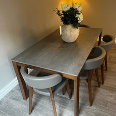Calligaris extendable dining table