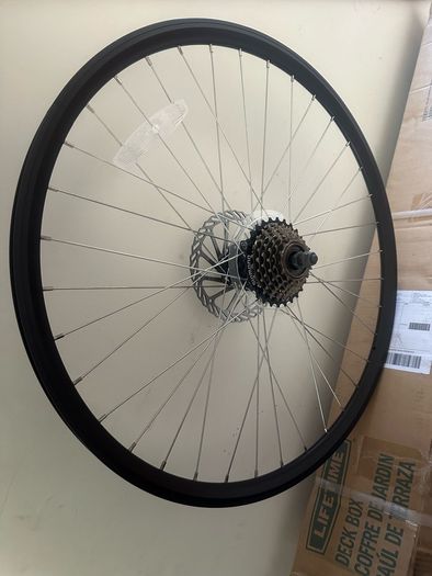 Brand new 27.5 Shimano Cassette Disc Mountain Bike Back Wheel ( BRAND NEW )