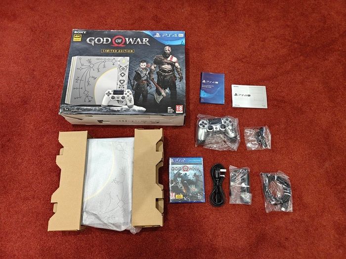 Sony Playstation PS4 Pro Limited Edition GOD OF WAR 1TB