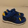 Kids Trainers Image 6
