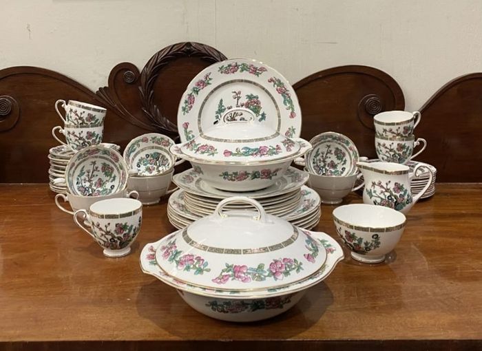 Beautiful Royal Grafton Antique Porcelain